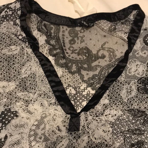 Size XL black/cream top by essentials by Milano - Picture 3 of 5